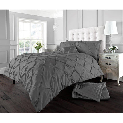 Experience lavish comfort with ALFORD Duvet Cover Set! Crafted with a rich charcoal color and soft polycotton material, this set provides an incredibly soft feel and superior warmth. Easy to care for and perfect for all year round use, this duvet cover set is sure to provide comfort and style.