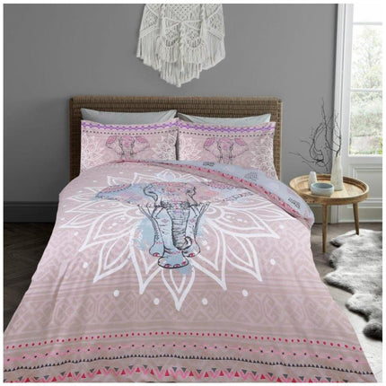 EBONY Duvet Cover Set is the perfect addition to any bedroom. Its blush pink color adds a subtle touch of color and warmth to any room.