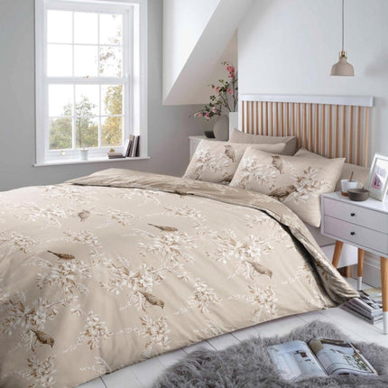 The ALEXANDRIA Duvet Cover Set provides a classic elegance to any bedroom. The natural color is perfect for creating a warm, inviting atmosphere. The lightweight fabric is soft to the touch and easy to care for, making it ideal for any room in your home.