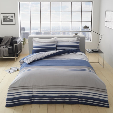 Discover MOXIE's quality duvet cover set, designed with a classic blue color to blend into any interior design. Crafted with premium fabric for softness and comfort that lasts. Enjoy a luxurious sleeping experience with MOXIE.