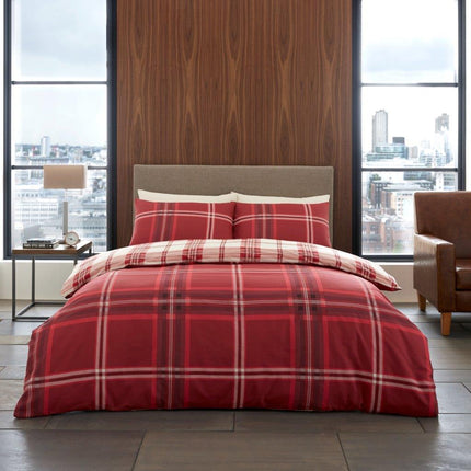 The BARDSLEY CHECK Duvet Cover Set brings style and warmth to any bedroom with its beautiful red color. Made of high-quality cotton, this breathable fabric is ideal for hot summers and cold winters. Its polyester filling offers excellent insulation without adding weight, making it a great choice for all seasons.