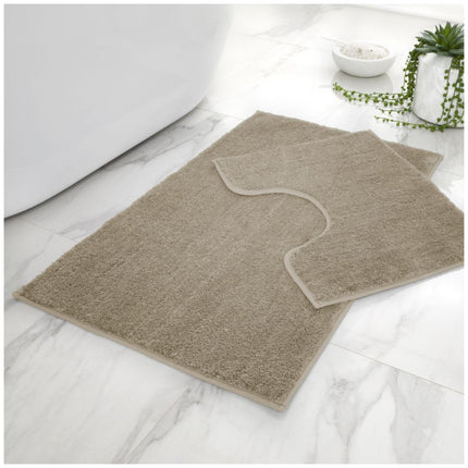 SHINY BATH MAT SET is the perfect addition for your bathroom. The large, ultra-plush mats are water absorbent, machine washable at 30°C, and feature an anti-slip backing. With a shiny, sparkling beige color, these mats are sure to brighten any bathroom.