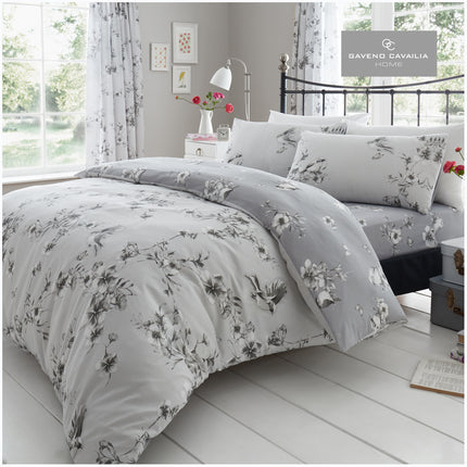 This modern BIRDIE BLOSSOM Duvet Cover Set features a sophisticated grey colour scheme that will bring a muted elegance to any bedroom. Soft and comfortable, this duvet cover set is perfect for adding a touch of style to your home décor.