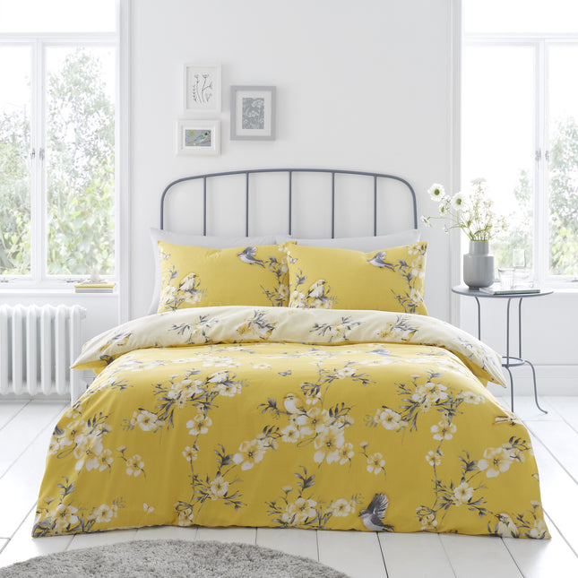 The BIRDIE BLOSSOM Duvet Cover Set offers classic style with its ochre color. Crafted from 50% Polyester and 50% Cotton, this duvet cover is soft and breathable. It is also machine washable for easy care. Experience luxury with this sophisticated duvet cover set.