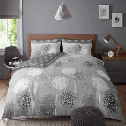 The BOTANICAL DANDI Duvet Cover Set is the perfect addition to your bedroom. Crafted with a distinct blend of 70% polyester and 30 % cotton, this duvet cover provides a comfortable, breathable sleep surface. The set is complete with a grey color to fit any aesthetic. An ideal choice for anyone who wants a luxurious night of restful sleep.