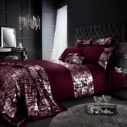 Make your bedroom décor stand out with this sleek Prosecco Duvet Cover Set. Crafted with soft, breathable fabric in a rich Burgundy color, this set provides the ultimate in comfort and style. Enjoy vivid colors with long lasting durability.