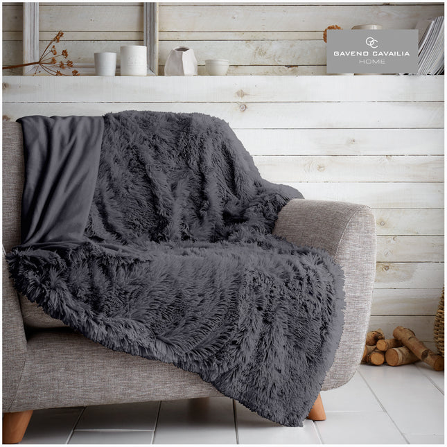 HUGG & SNUG is a soft, cosy blanket made from colorfast, hypoallergenic material that will keep you warm and comfortable. Its environmentally friendly charcoal color is perfect for any home.