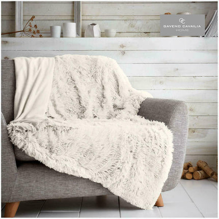 HUGG & SNUG is an ultra-warm, cozy blanket that's made from the highest quality fabric. It's soft to the touch, colorfast, hypoallergenic, and offers the perfect amount of comfort and warmth. With HUGG & SNUG you can rest assured that you and your loved ones will feel comfortable all year long.