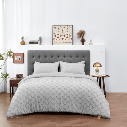 Our DELANO Duvet Cover Set in Grey adds a luxurious touch to any bedroom. Constructed with the finest quality 100% polyester fabric, this duvet cover is soft and smooth to the touch with a luxurious feel. Durable and machine washable, this duvet cover set is sure to complete the aesthetic of any bedroom.