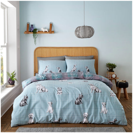 DOG PALS Duvet Cover Set adds an exquisite look to any bedroom. It features a vibrant green color and is made of soft, lightweight fabric for comfort. The duvet is comfortable, breathable, and easy to care for, making it a great choice for any home.