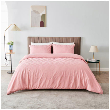 Transform your bedroom into a luxurious oasis with ELY DIAMOND by Velvetio. Made from high-quality fabric, this duvet cover set boasts vibrant colors and easy-care maintenance. Elevate your sleep experience with this stylish and affordable set, available in a range of shades including the elegant Blush Pink.