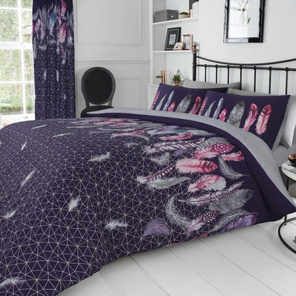 Stay comfortable and stylish with the Feather Printed Duvet Cover Set. This set features a beautiful feaher print design in a regal purple color. The cover is made from high quality polycotton for extra softness and durability. Bring elegance and sophistication to your bedroom with this luxurious duvet cover set.