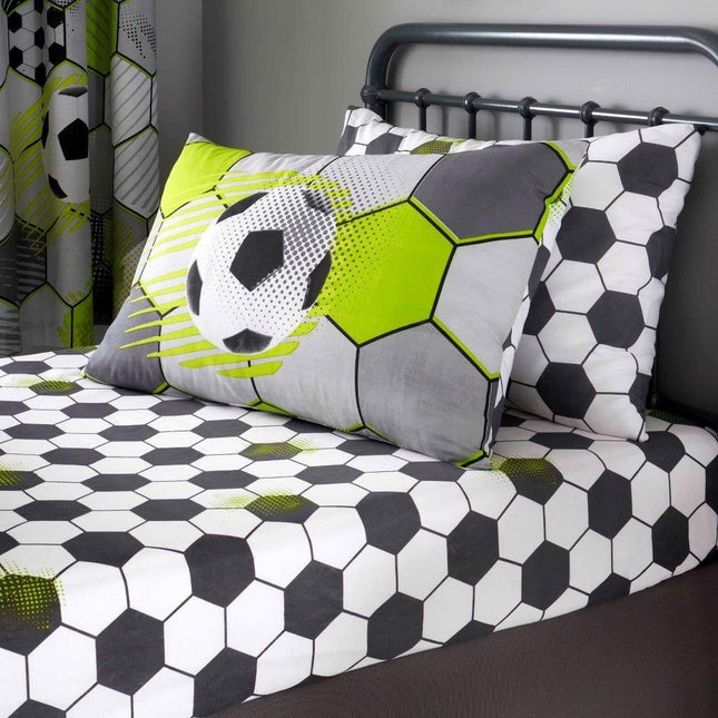 This FOOTBALL STAMP fitted sheet is a great way to decorate a kid's bedroom with a unique design. It is made of soft, durable fabric and features a color image of a football on a grey background. Its cozy feel and stylish look will make any bed look great.