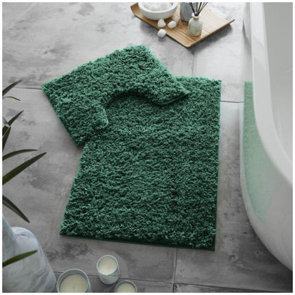 This luxuriously soft ZERO TWIST Bath Mat Set is crafted from high-quality polyester and a unique twisted fabric design, offering maximum absorbency and comfort. The vibrant, shaggy green color is sure to add a special touch of style to your bathroom.