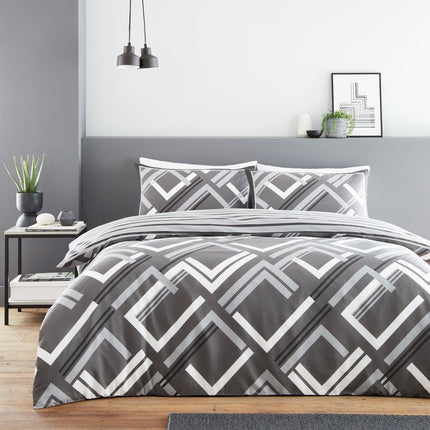 Upgrade your bedroom with the sleek and stylish HARLOW. This modern addition boasts a charming front geometric design and stripes on the sides. Elevate your bedroom decor with this attractive piece.