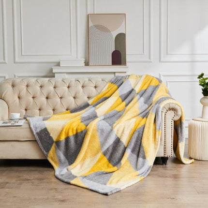 Experience the perfect combination of luxury and comfort with LICH FIELD - a breathable throw that is perfect for a variety of uses, including as a bedspread, blanket or sofa throw. Its Ochre/Grey color is sure to enhance any room.