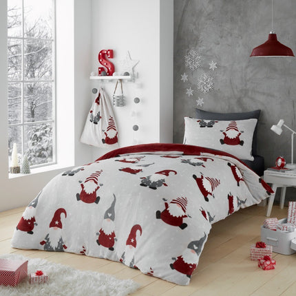 MERRY GONKMAS XMAS Teddy Duvet Cover Set provides a cozy, cheerful aesthetic for your bedroom. Crafted from high quality polyester for both warmth and durability, this set is designed to last. Featuring a grey base with a vibrant red XMAS Teddy pattern, it creates a welcoming atmosphere whatever the season.