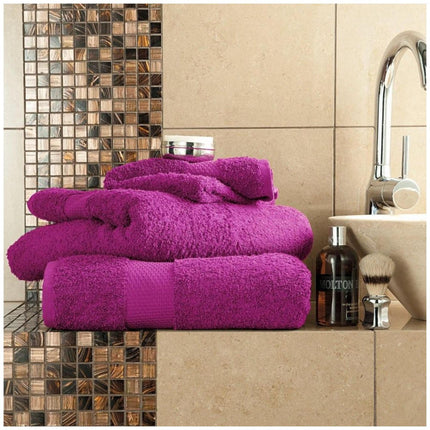 Made with super soft material, the MIAMI BATH SHEET towel offers luxurious comfort and warmth as you dry off. The magenta colored towel boasts superior absorbency, making it an ideal addition to any bathroom.