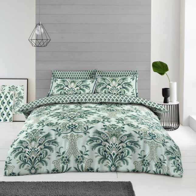 The MARILYN Duvet Cover Set is perfect for any bedroom. Crafted from a blend of cotton and polyester, this lightweight set is ultra soft and fade resistant, offering a cozy sleeping experience. Available in a choice of vibrant colors, this duvet cover is sure to add a touch of style to any room.