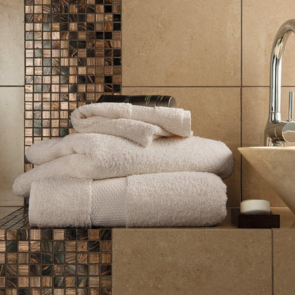 MIAMI’s hand towel is designed with ultra absorbent fibers, making it perfect for high traffic environments. The color mocha complements any bathroom decor. Durable and lightweight, MIAMI towels will stand up to any job.