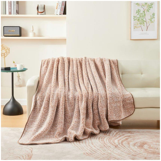 MELANGE is the perfect choice for cold winter nights. Its super soft and cosy fabric provides superior comfort and warmth while the hypoallergenic fabric makes it ideal for those with skin sensitivities. Get cozy with MELANGE in Mocha!