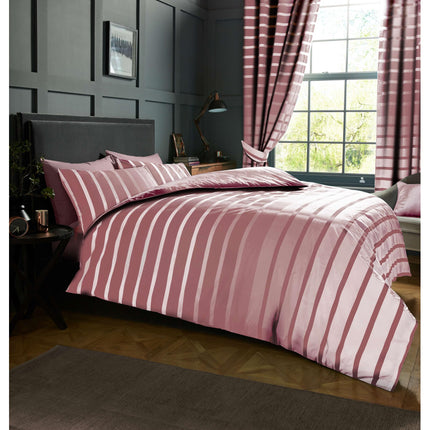 The OSCAR Duvet Cover Set features a classic blush pink color for a subtle modern feel. It is made of polycotton for long lasting comfort and superior durability. Perfect for a modern, contemporary bedroom or guest room.