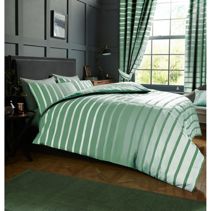 OSCAR Duvet Cover Set brings a timeless style to your bedroom with its subtle, duck egg hue. This duvet cover set is durable and soft, providing a comfortable and luxurious sleeping experience. 