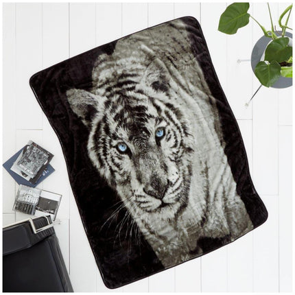 This 3D Throw is perfect for a cozy night in. Crafted from super soft hypoallergenic material, it is both warm and skin-friendly; and designed with an eye-catching White Tiger print. Easy care instructions make it hassle free. Enjoy it in comfort!