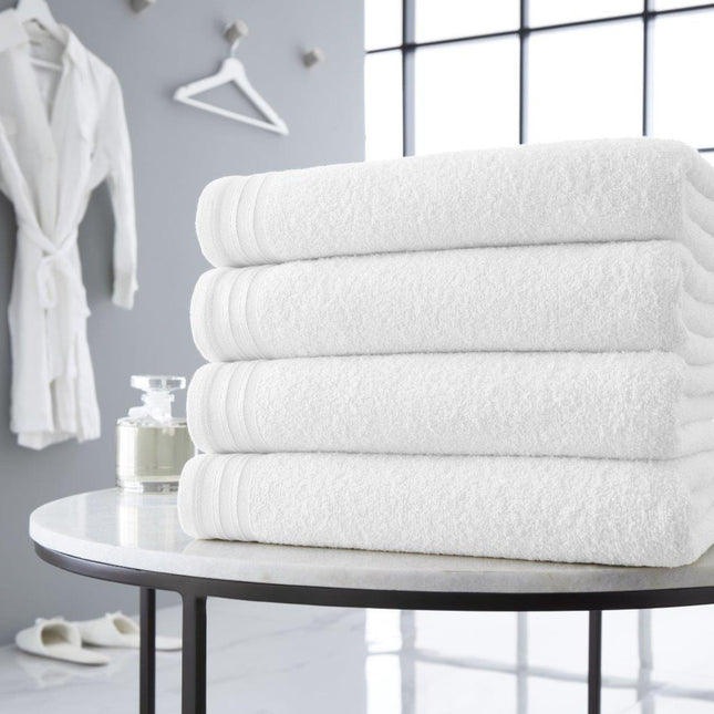 The WILSFORD BATH SHEET is crafted to extraordinary quality, boasting exceptional softness and smoothness to give you an unforgettable bath experience. Made with extra-long fibers, this luxury bath towel is made to be long-lasting and durable, while staying soft and comfortable. Wrapped in a classic white color, this is sure to be a timeless addition to your bathroom.