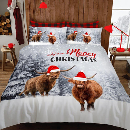 This cozy WINTER HIGHLAND COW Duvet Cover Set will add a stylish touch to any bedroom. Crafted from 50% polyester and 50% cotton for maximum comfort and durability, it features an exclusive print that won't fade over time. Perfect for those chilly winter months, it will keep you warm and cozy all night.