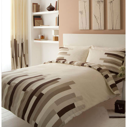 The BLOCKS Duvet Cover Set in Cream/Brown is the perfect choice for those seeking style and comfort. Crafted from quality materials, this set is soft, breathable, and easy to care for. Enjoy the natural beauty it brings to any bedroom.