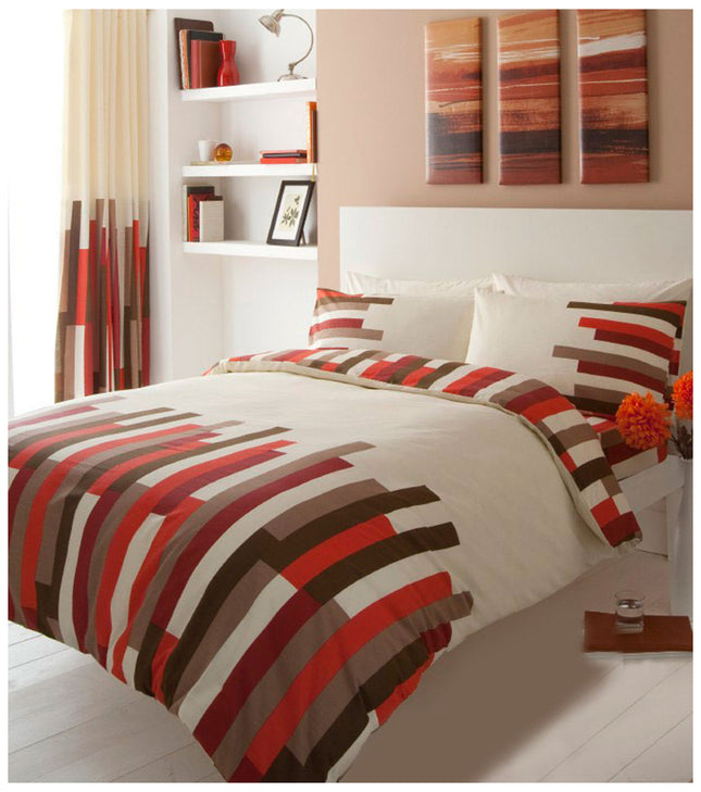 The BLOCKS duvet cover set is a luxurious and stylish addition to any bedroom. Made of high-quality, durable materials, the duvet set is available in a beautifully contrasting cream and red color scheme. The luxuriously soft feel of the set ensures a comfortable and enjoyable night's sleep.