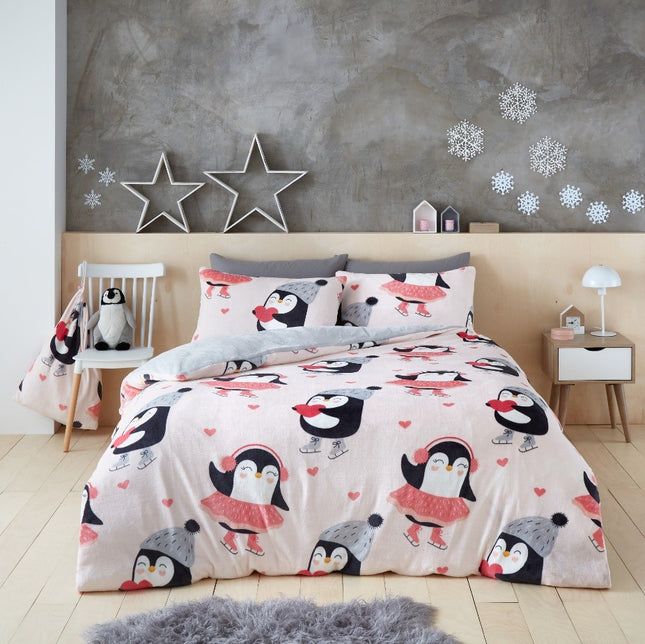 PENGUIN LOVE offers luxurious double size bedding crafted from high quality materials for an exquisite touch of comfort. Delivering superior softness and smoothness, this bedding is designed to provide long-lasting durability.