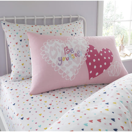 This HEARTS Kids Fitted Sheet is a perfect fit for your child's mattress, crafted from a soft yet durable blend of cotton and polyester. It comes in a delightful pink hue, sure to complete the look of their bedroom.