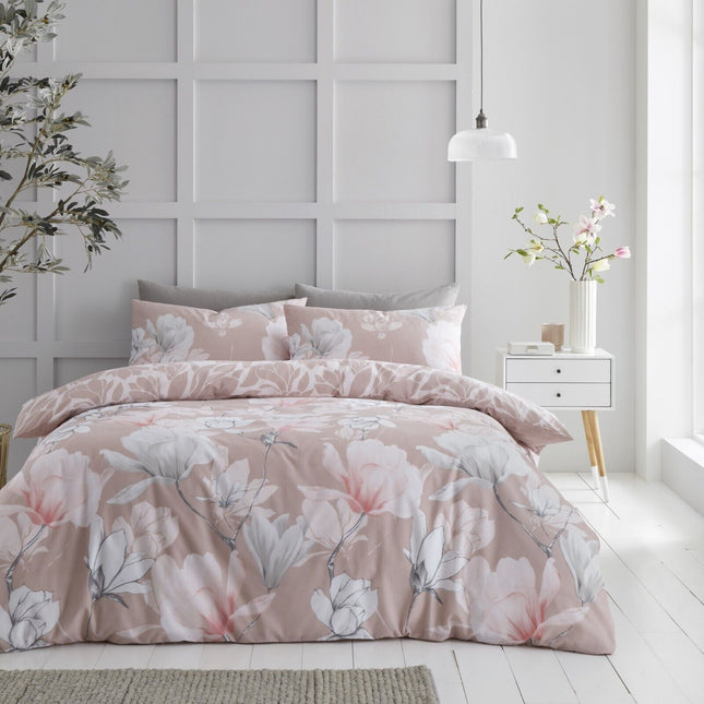 The MAGNOLIA DREAM Duvet Cover Set adds soft, elegant style to your bedroom. The blush pink color creates a subtle touch of color in any room. Refined and expertly crafted, this duvet cover set ensures lasting comfort and quality.