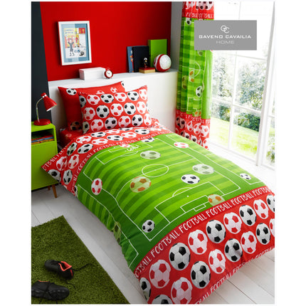 The GOAL Kids Duvet Cover Set is perfect for making comfortable and stylish bedrooms. Its vibrant red color adds a pop of color to any young one's bedroom.