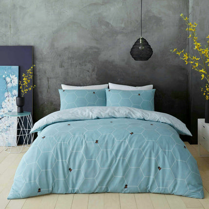 Discover a vibrant, modern touch to your bedroom with the BEE HAPPY Duvet Cover Set. This set is made from high-quality materials and offers a stunning green color that is sure to add a stylish touch to any room. Enjoy a cozy night of sleep with this comfortable set.